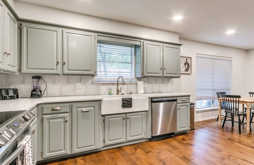 Edmond House | The Oaks on Cedar Ridge | 3BR Pool Home | Edmond