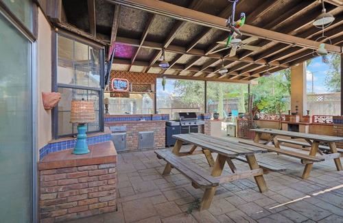 Lubbock House | The Oasis in West Texas. Relax, unwind and enjoy our West Texas Oasis