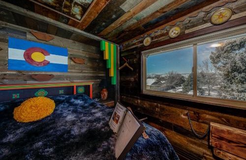 Loveland Hostel | The Oasis on Eisenhower