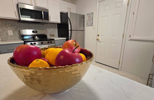 Lee's Summit House | The Orchard Nook: Dog-Friendly 3BR w/Ping Pong, Huge Yard & Near KC World Cup!