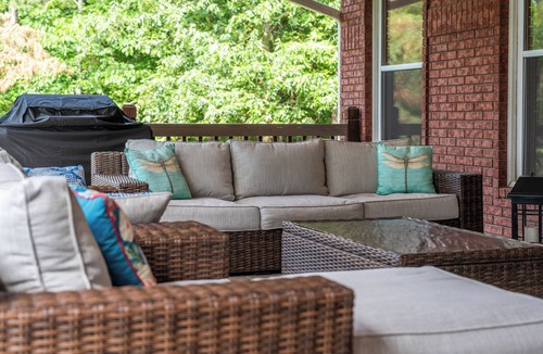 Mountain Pine House | The Ouachita Hideaway - POOL! - Entertaining deck! - 2 living areas - Ping Pong