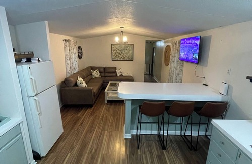 Mount Ida Cottage | The Ouachita Nook-home near lake and crystal digging, in the heart of Mount Ida!