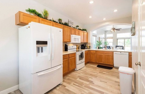 Brighton House | The Park House, Cozy Family-Friendly Retreat