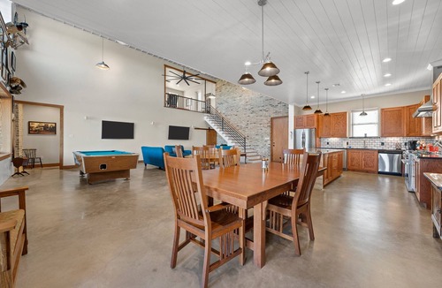 Chilton House | The Pool House