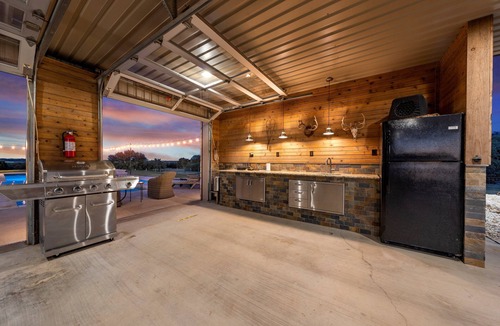Chilton House | The Pool House