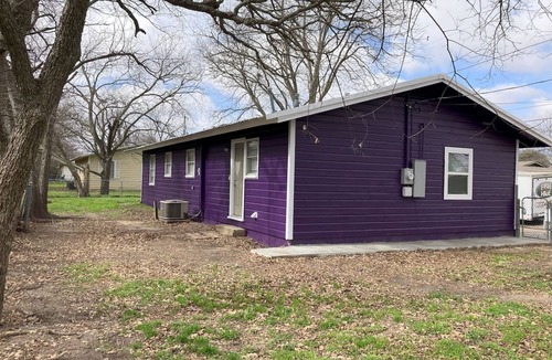 Stephenville House | The Purple House 3BR Near Tarleton & Downtown