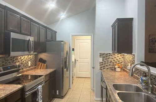 Lubbock House | *The Quincy Farmhouse* Newly appointed home in quiet Quincy Park neighborhood.