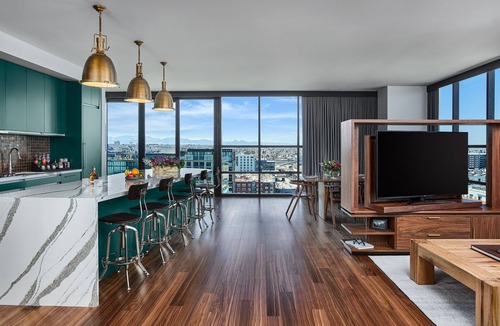 Ballpark Hotel | The Rally Hotel at McGregor Square