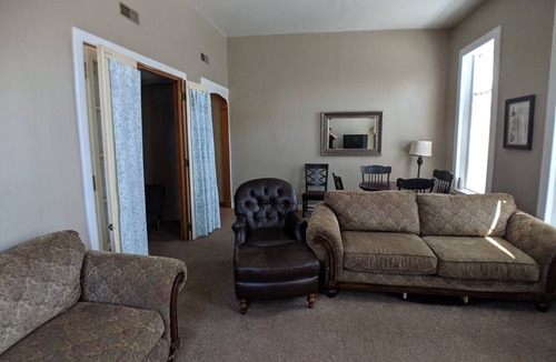 Nauvoo Apartment | The Red Front Suite - Sleeps 15