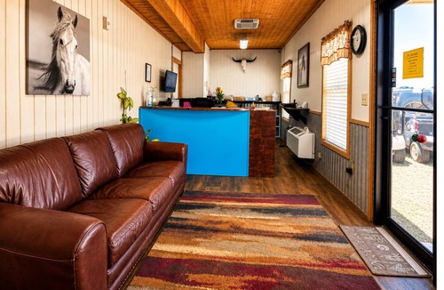 Big Lake Hotel | The Resource Inn Big Lake