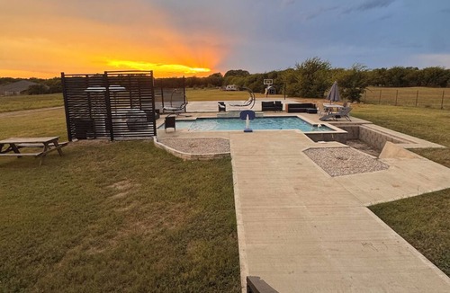 Waxahachie Bed & Breakfast | The Rustic Belle