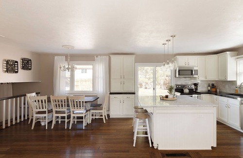 Castle Rock House | The Rustic Retreat