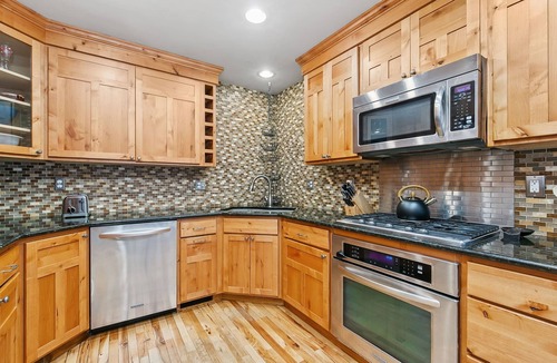 Fort Collins House | The Rustic Retreat - Pet Friendly w/Fenced Yard