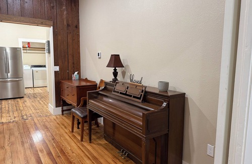 Shiner House | The Shiner Hilltop Haus, a cozy Texas getaway in the heart of Shiner.