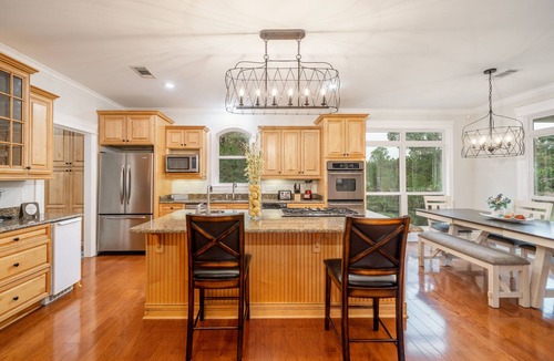 Lake Hamilton House | The St. Thomas On Lake Hamilton - Sleeps 10, Lakefront!