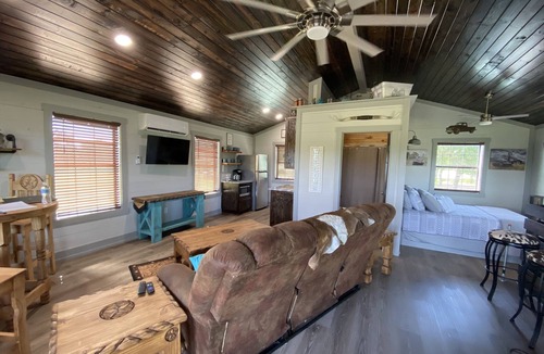 Caldwell House | The Stablehouse at Copperas Creek - A Fully Renovated Relaxing Retreat