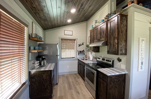 Caldwell House | The Stablehouse at Copperas Creek - A Fully Renovated Relaxing Retreat