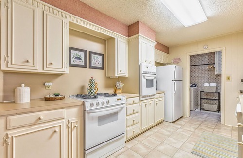 Abilene House | The Stunning Austin House - 2 King & 2 Queen Beds