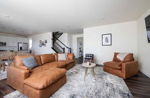 Brighton House | The Stylish Stay | Chic Newly Built Retreat
