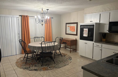 Oklahoma City House | The Twisted Tumbleweed - Spacious 3-bedroom townhome near Lake Hefner in OKC