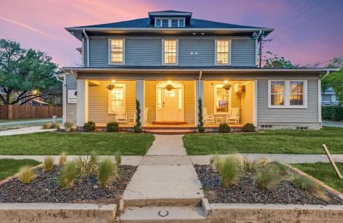 Denton Apartment | The Vanderbilt Mansion Apt 8 Near Downtown & TWU