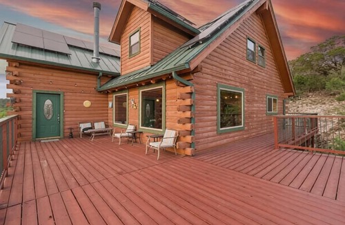 Mico Bed & Breakfast | The Walpole Cabin
