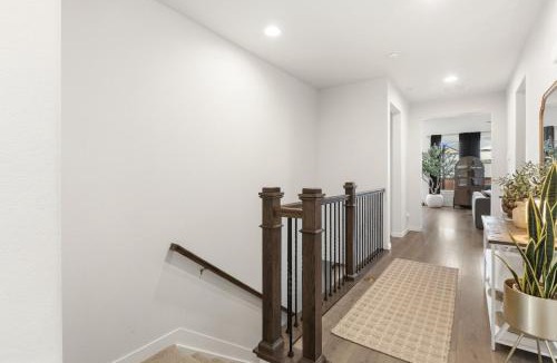 Windsor House | The Wandering Key Gather and Unwind, Sleeps 14
