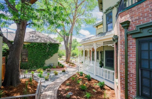 Five Points Hotel | The Western Allure - Curtis Park Club - RiNo