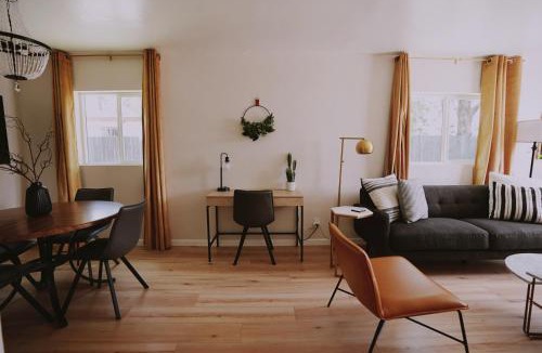 Northeast Heights House | The White House, A Unique ABQ Stay in Central Location near Uptown