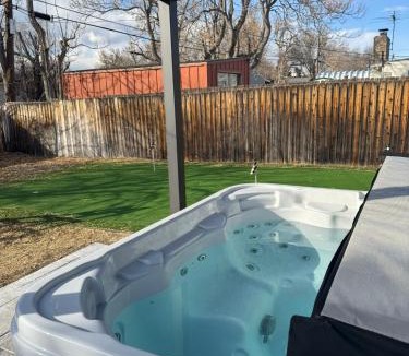 Westminster House | The Wild Western - 5Bed, Hot Tub, Sauna, Mini Putt, Fire Pit