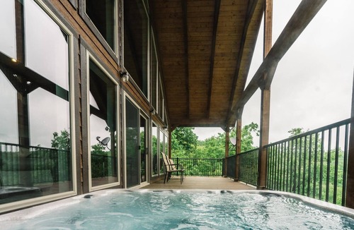 Ponca Cabin | The Wildwood Cabin - Tree-top Getaway