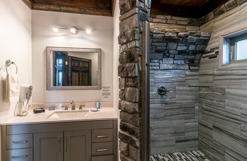 Ponca Cabin | The Wildwood Cabin - Tree-top Getaway