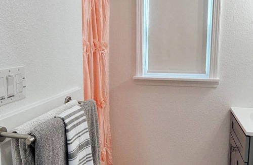 Dublin Cottage | Thelma - Fully Furnished 4 Person Cottage for short or mid-term stays