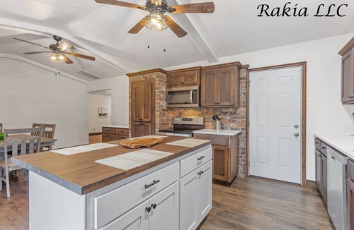 Central Oklahoma City House | This house is a 3 bedroom(s), 2 bathrooms, located in The Village, OK.