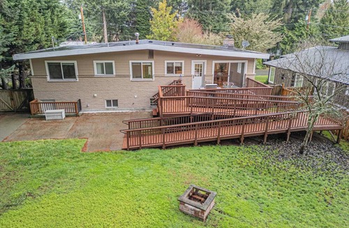 Mercer Island House | This house is a 5 bedroom(s), 3 bathrooms, located in Mercer Island, WA.