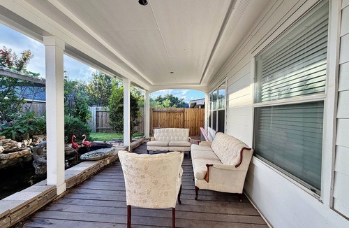 Barker House | This is a spacious house with 5 bedrooms and 2.5 bathrooms. many amenities