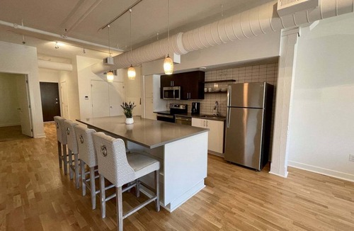Old Market Apartment | This serviced apartment is a 4 bedroom(s), 4 bathrooms, located in Omaha, NE.