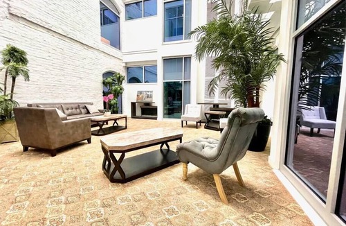 Old Market Apartment | This serviced apartment is a 2 bedroom(s), 2 bathrooms, located in Omaha, NE.