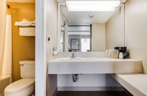 Wichita Falls Hotel | Three Queen Bed Rooms Perfect for Exploring Wichita Falls – Near Top Attractions