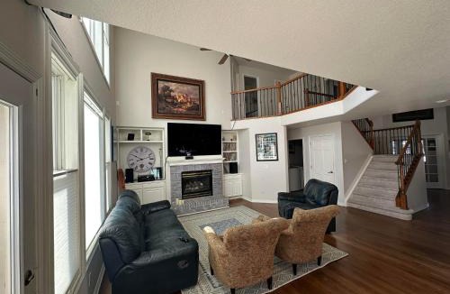 Fort Collins House | Tiller House - Savannah Room
