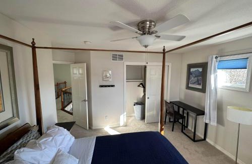 Fort Collins House | Tiller House - Savannah Room