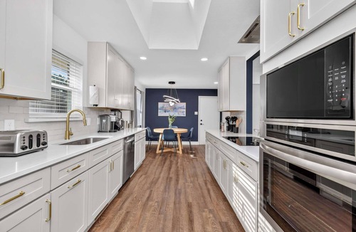 Far North Dallas House | Timeless Charm w/Pool, Backyard, Patio (5BD/2BA)