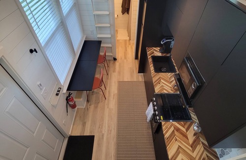 Conroe Cottage | Tiny Home with outside lounging area, sleeps 4! Short drive to The Woodlands