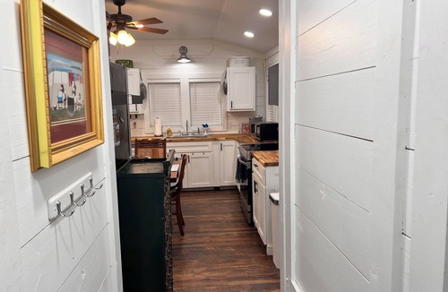 Etoile Cabin | Tiny house in Etoile steps from Lake Sam Rayburn