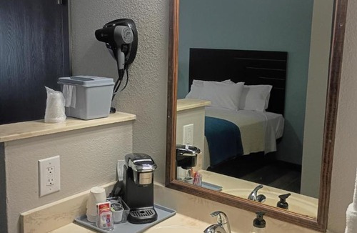 Geneva Hotel | Toledo Bend Inn
