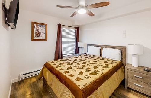 North Park City Condo | Top-Floor Snowcrest Condo | Fireplace, Pool & Hot Tub | Walk to Slopes & Bus