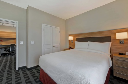 Biggs Field Hotel | TownePlace Suites by Marriott El Paso East/I-10