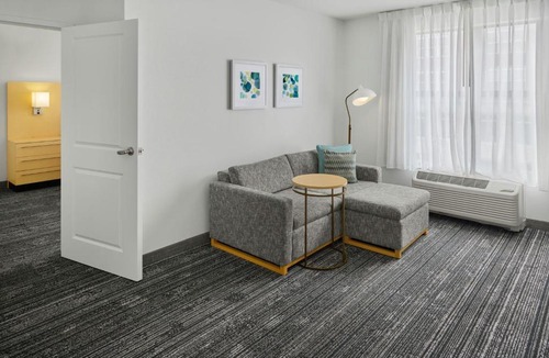 Lawrence Hotel | TownePlace Suites by Marriott Lawrence Downtown