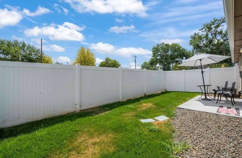 Caldwell Condo | Townhouse near College of Idaho, workspace