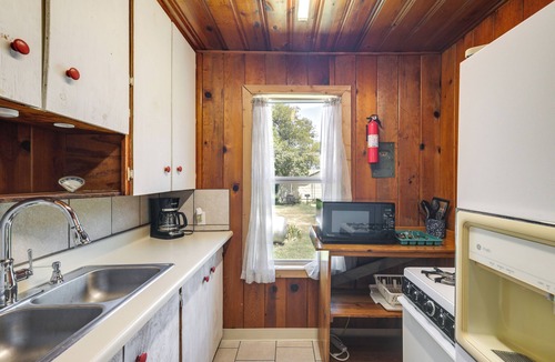 Whitney House | Trail Access! Lake Whitney Retreat 2 Mi to Marina